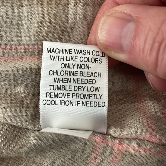 Sonoma Puffer Vest -Taupe- Pink Cream Plaid lining- pockets- zip & snap- Medium - Picture 8 of 8